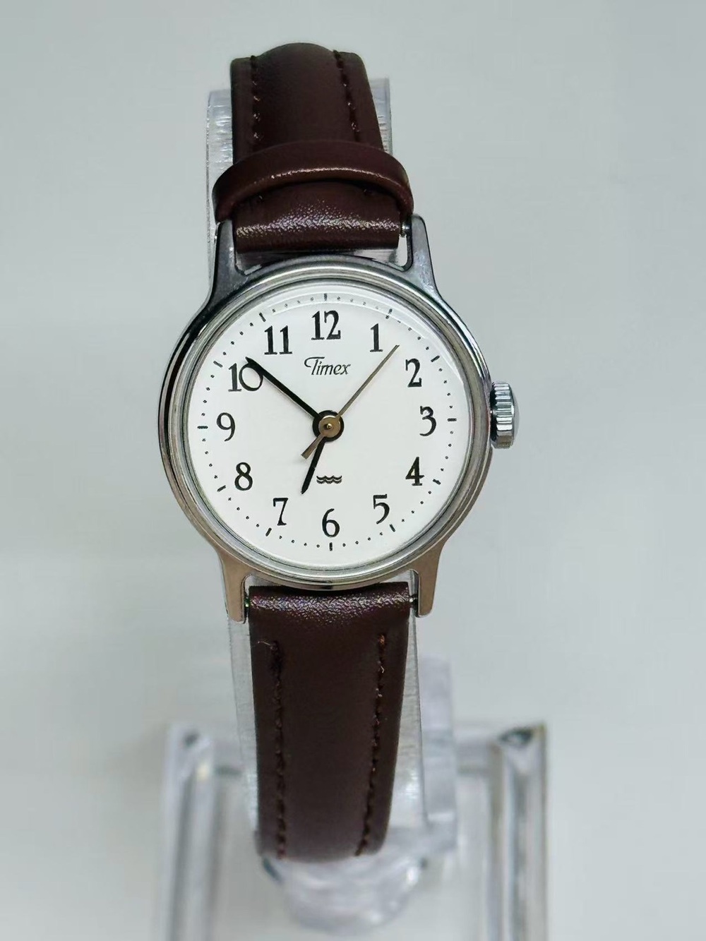 Vintage Timex Women’s Hand-Wind Watch 25mm White Dial Brown Leather Strap Runs